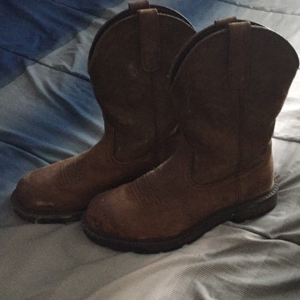 Ariat pull on boots